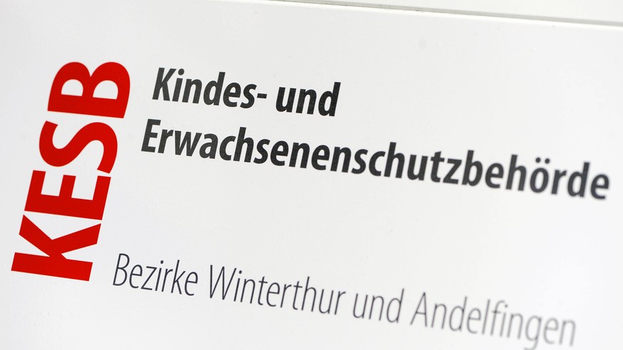 Logo der Kindes- und Erwachsenenschutzbehoerde (KESB) in Winterthur am Samstag, 3. Januar 2015. Eine 27-jaehrige Frau steht unter dem dringenden Verdacht, am Neujahrsabend in Flaach ihre zwei Kinder g ...