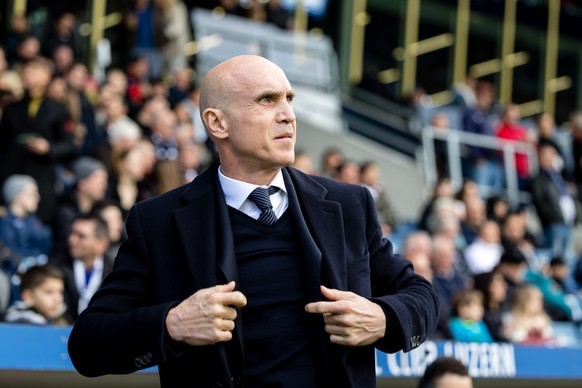 FC Sions Trainer David Bettoni vor dem Fussball Meisterschaftsspiel der Super League zwischen dem FC Luzern und dem FC Sion am Sonntag, 2. April 2023 in der Swissporarena in Luzern. (KEYSTONE/Philipp  ...