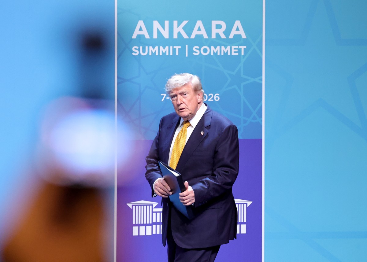 epaselect epa13098516 US President Donald Trump speaks during a press conference at the 2026 NATO summit in Ankara, Turkey, 08 July 2026. The NATO Summit takes place from 07-08 July. EPA/FILIP SINGER
