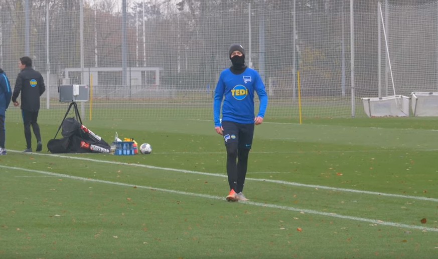 Marvin wird vom Trainingsgelände verwiesen.