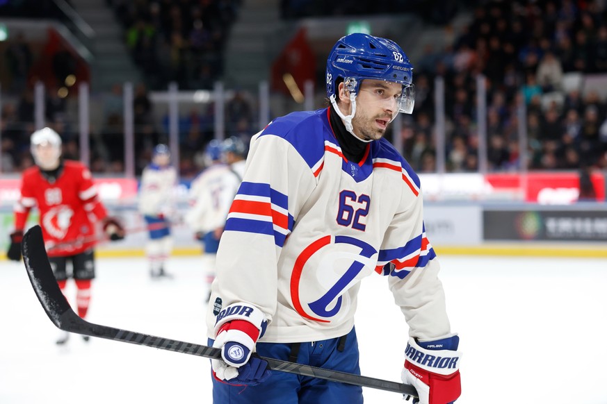 Denis Malgin (ZSC) entaeuscht nach dem Meisterschaftsspiel der National League zwischen den ZSC Lions und dem Lausanne HC, am Sonntag, den 05. Januar 2025 in der Swiss Life Arena in Zuerich. .(KEYSTON ...
