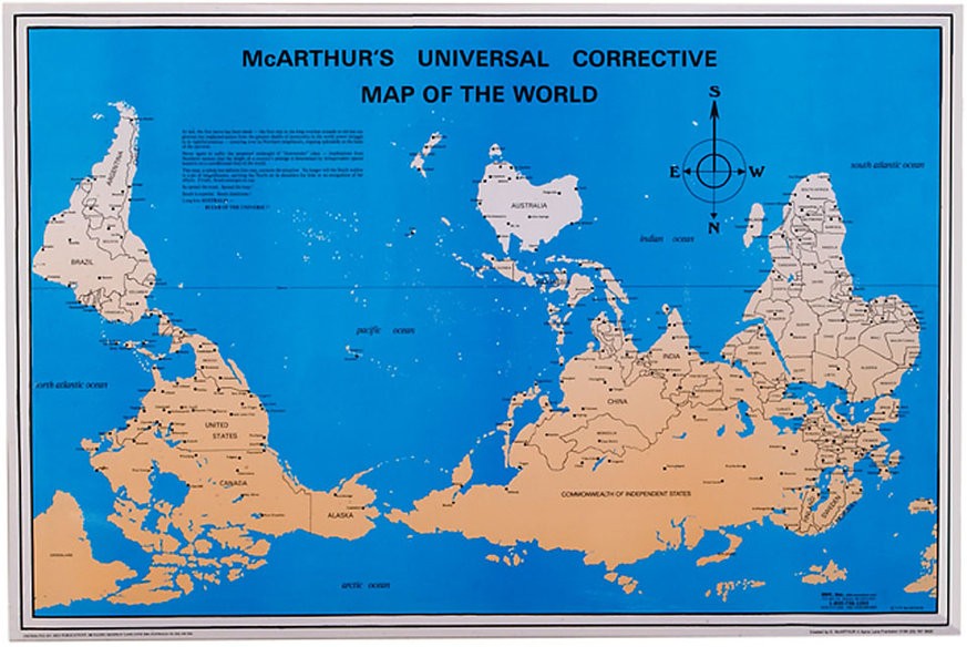 McArthurs «verkehrte Welt». Sie ist nicht genordet, sondern gesüdet. Zudem befindet sich Australien im Zentrum, so dass der Atlantik an den Kartenrändern liegt.&nbsp;