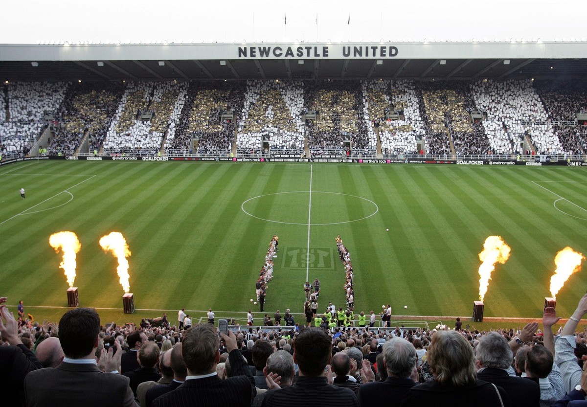 Alan Shearer walks out on to the pitch for the last time at the start of his testimonial soccer match against Celtic at St James' Park, Newcastle, England. Thursday May. 11, 2006. Shearer pulled  ...