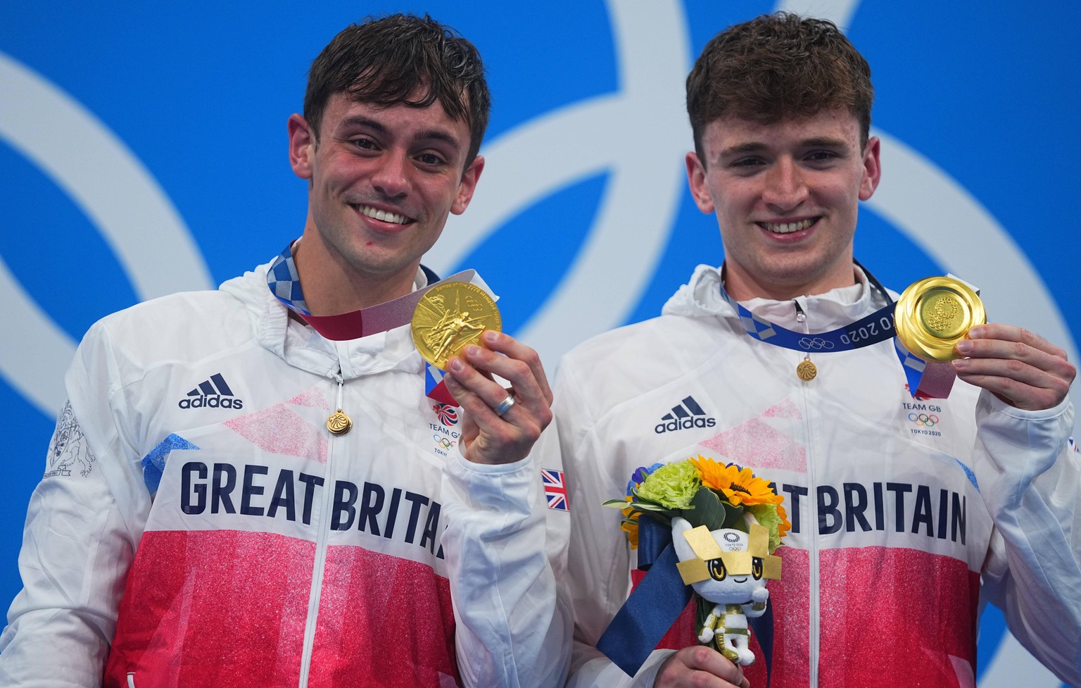 210726 Thomas Daley and Matty Lee of Great Britain competes in men s synchronised 10m platform diving during day 3 of the Tokyo 2020 Olympic Games, Olympische Spiele, Olympia, OS on July 26, 2021 in T ...