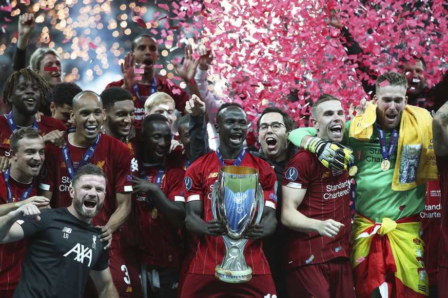 Liverpool holte sich im Supercup gegen Chelsea den Pokal.