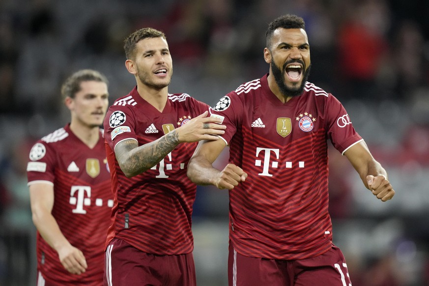 Bayern&#039;s Eric Maxim Choupo-Moting, right, celebrates with teammates after scoring his side&#039;s fifth goal during the Champions League group E soccer match between Bayern Munich and Dynamo Kyiv ...