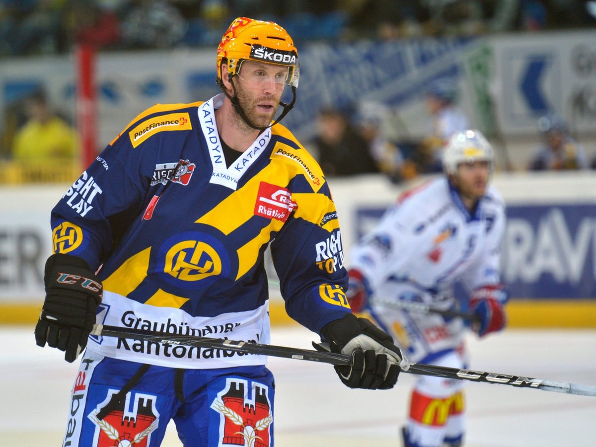 Joe Thornton hit the ice for a workout with HC Davos on Monday