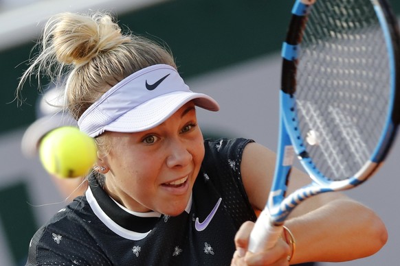 Amanda Anisimova of the U.S. plays a shot against Spain&#039;s Aliona Bolsova during their fourth round match of the French Open tennis tournament at the Roland Garros stadium in Paris, Monday, June 3 ...