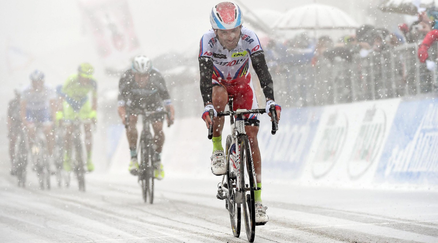 Yetis auf Rädern? Nein, Veloprofis auf dem Monte&nbsp;Terminillo.