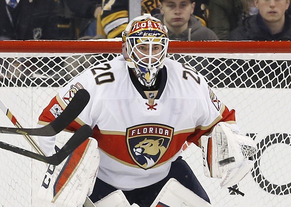 ARCHIVBILD ZUR SDA-MELDUNG BEZUEGLICH RÜCKKEHR VON RETO BERRA IN DIE NHL - Florida Panthers&#039; Reto Berra (20), of Switzerland, in net during the first period of an NHL hockey game against the Bost ...