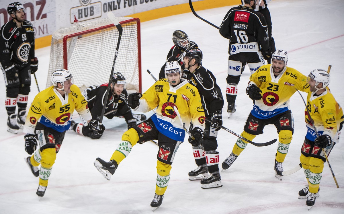 Bern's player Jeremi Gerber, celebrate 0-1 gool , during the preliminary round game of National League A (NLA) Swiss Championship 2019/20 between HC Lugano and SC Bern at the ice stadium Corner A ...