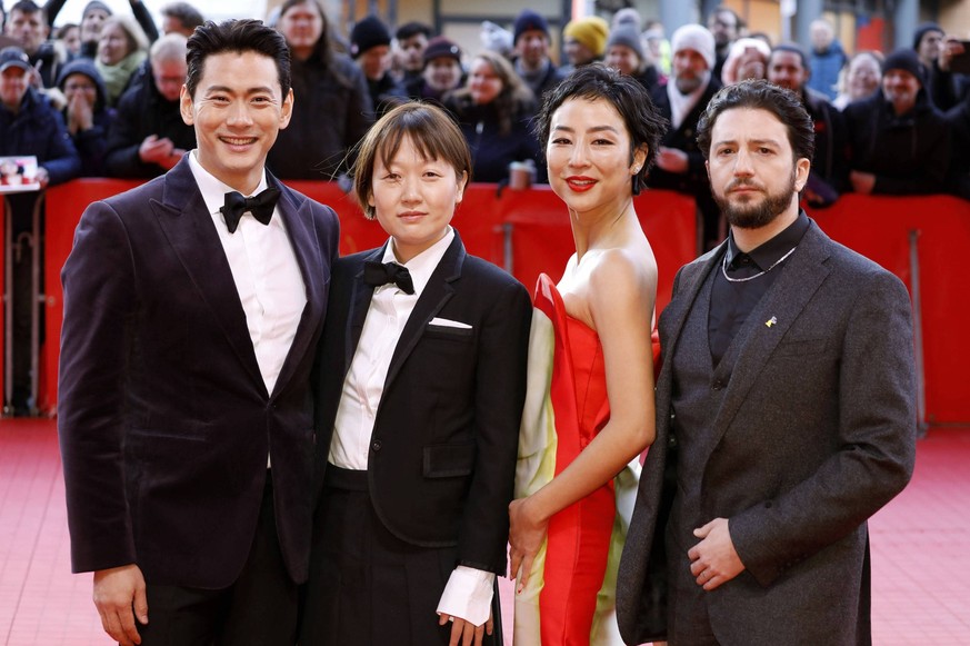 Entertainment Bilder des Tages Teo Yo, John Magaro, Celine Song, Greta Lee und John Magaro bei der Premiere des Kinofilms Past Lives auf der Berlinale 2023 / 73. Internationale Filmfestspiele Berlin i ...