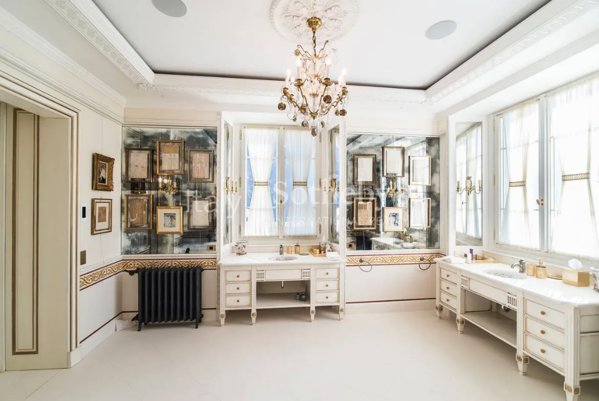 Une chambre pour le make up - salle de bain - musée - cuisine, tout ce que vous voulez.