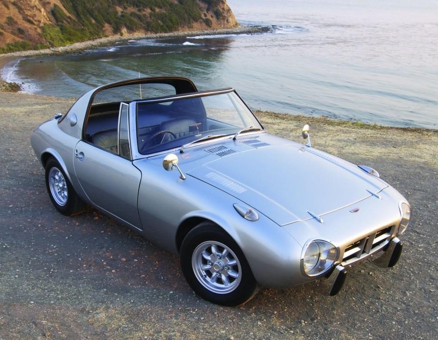 toyota sports 800 sportwagen kei car japan http://www.hemmings.com/magazine/hsx/2013/11/YODAHACHI---1965-Toyota-Sports-800/3731481.html