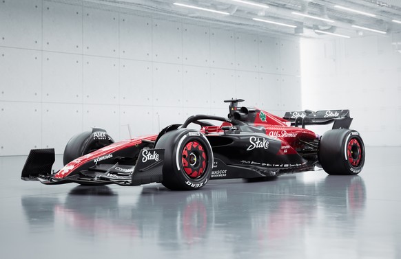 HANDOUT --- Knapp einen Monat vor Beginn der WM-Saison 2023 stellt Alfa Romeo in Zuerich sein neues Formel-1-Auto vor. Der C43 kommt im Vergleich zu seinem Vorgaenger in einem neuen Farbenkleid daher. ...