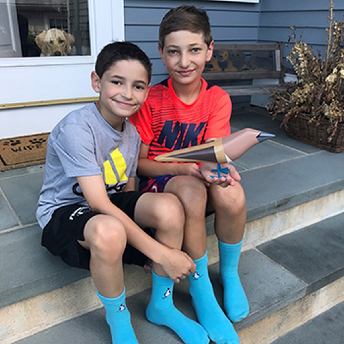 Will und Matty Gladstone, The Blue Feet Foundation
http://bluefeetfoundation.com