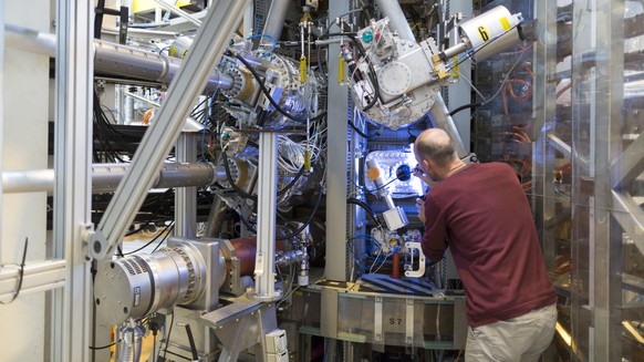 ZUR MELDUNG, DASS DER STAENDERAT IN DEN KOMMENDEN VIER JAHREN 395 MILLIONEN FRANKEN IN BILDUNG UND FORSCHUNG INVESTIEREN WILL, STELLEN WIR IHNEN AM DIENSTAG, 13. SEPTEMBER 2016, FOLGENDES ARCHIVBILD Z ...