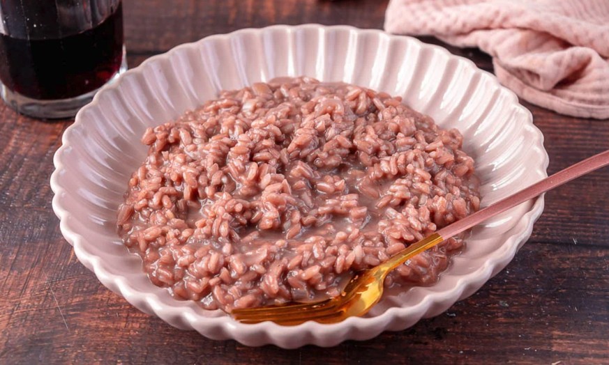 Risotto all&#039;Amarone di Valpolicella – Risotto mit Rotwein

https://www.fattoincasadabenedetta.it/ricetta/risotto-all-amarone/