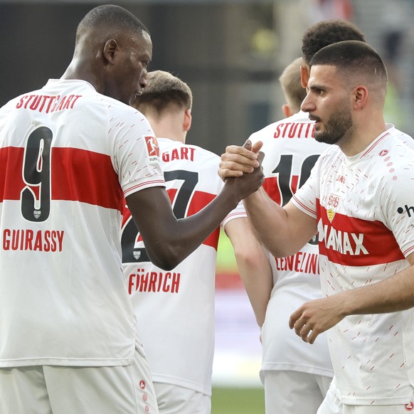 epa11276875 Stuttgart&#039;s Deniz Undav (R) celebrates with teammates after scoring the 2-0 lead during the German Bundesliga soccer match between VfB Stuttgart and Eintracht Frankfurt in Stuttgart,  ...