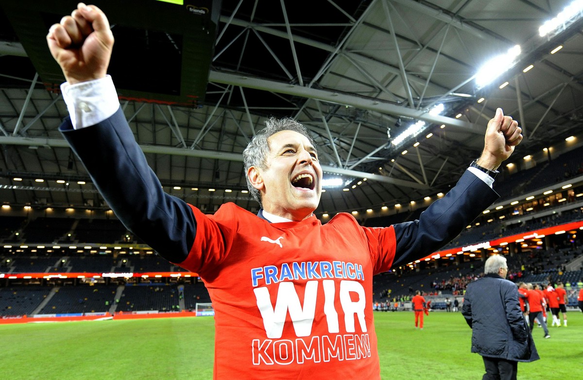 Marcel Koller darf zurecht jubeln: Österreich fährt im Sommer 2016 nach Frankreich an die EM.