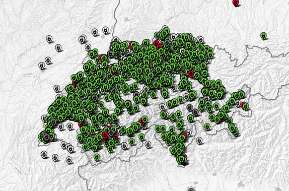 Die Webseite www.ich-tanke-strom.ch zeigt die Verfügbarkeit von Ladestationen für Elektrofahrzeuge in Echtzeit.