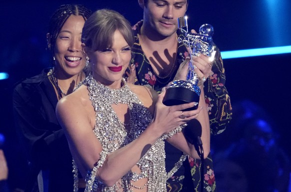 Taylor Swift accepts the award for best longform video for &quot;All Too Well (10 Minute Version) (Taylor&#039;s Version)&quot; at the MTV Video Music Awards at the Prudential Center on Sunday, Aug. 2 ...