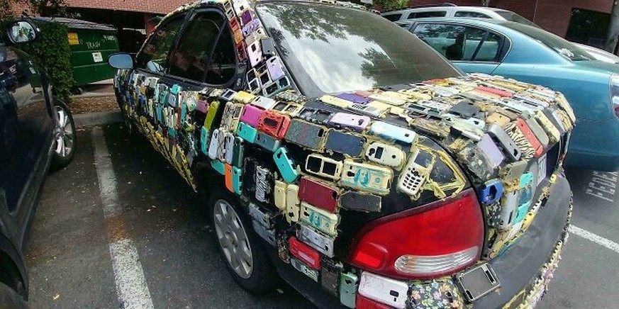 Auto-Modifikationen der Hölle 
https://www.reddit.com/r/DiWHY/comments/6ruoe7/how_not_to_cell_your_car/