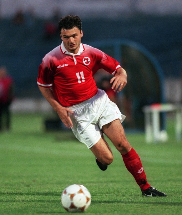 30. April 1997: Stéphane Chapuisat stürmt während dem WM-Quali-Heimspiel für die Schweiz gegen Ungarn – natürlich im Hardturm.&nbsp;