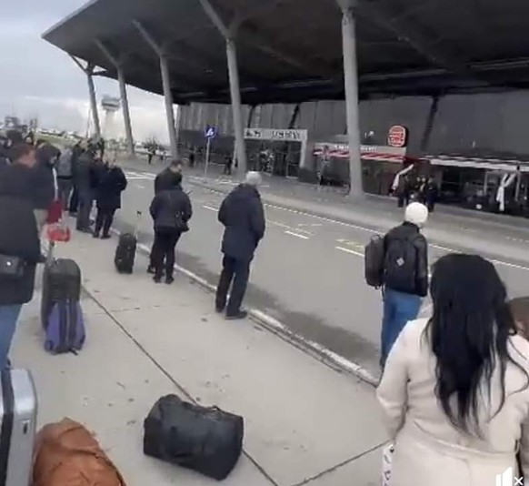 Passengers had to leave the airport.