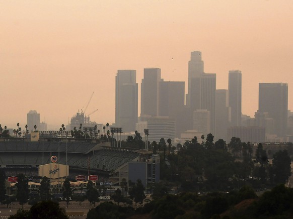 Die von den Br�nden im Westen der USA verursachten Partikelwolken sind auch in Los Angeles sichtbar. Die Partikel wurden von Windstr�mungen auch nach Europa getragen. (Themenbild)