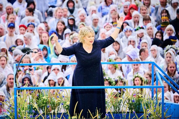 Die Dirigentin und künstlerische Leiterin des Gesangsfestes Heli Jürgenson war am Wochenende die wichtigste Frau im Staat. Ihr kam die Ehre zuteil, das Schlusslied zu dirigieren.