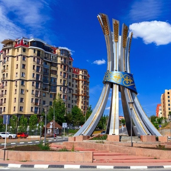 Kostanai, Kasachstan - 16. Juni 2023: Denkmal für den Ruhm der Harvest in Kostanai, Kasachstan
