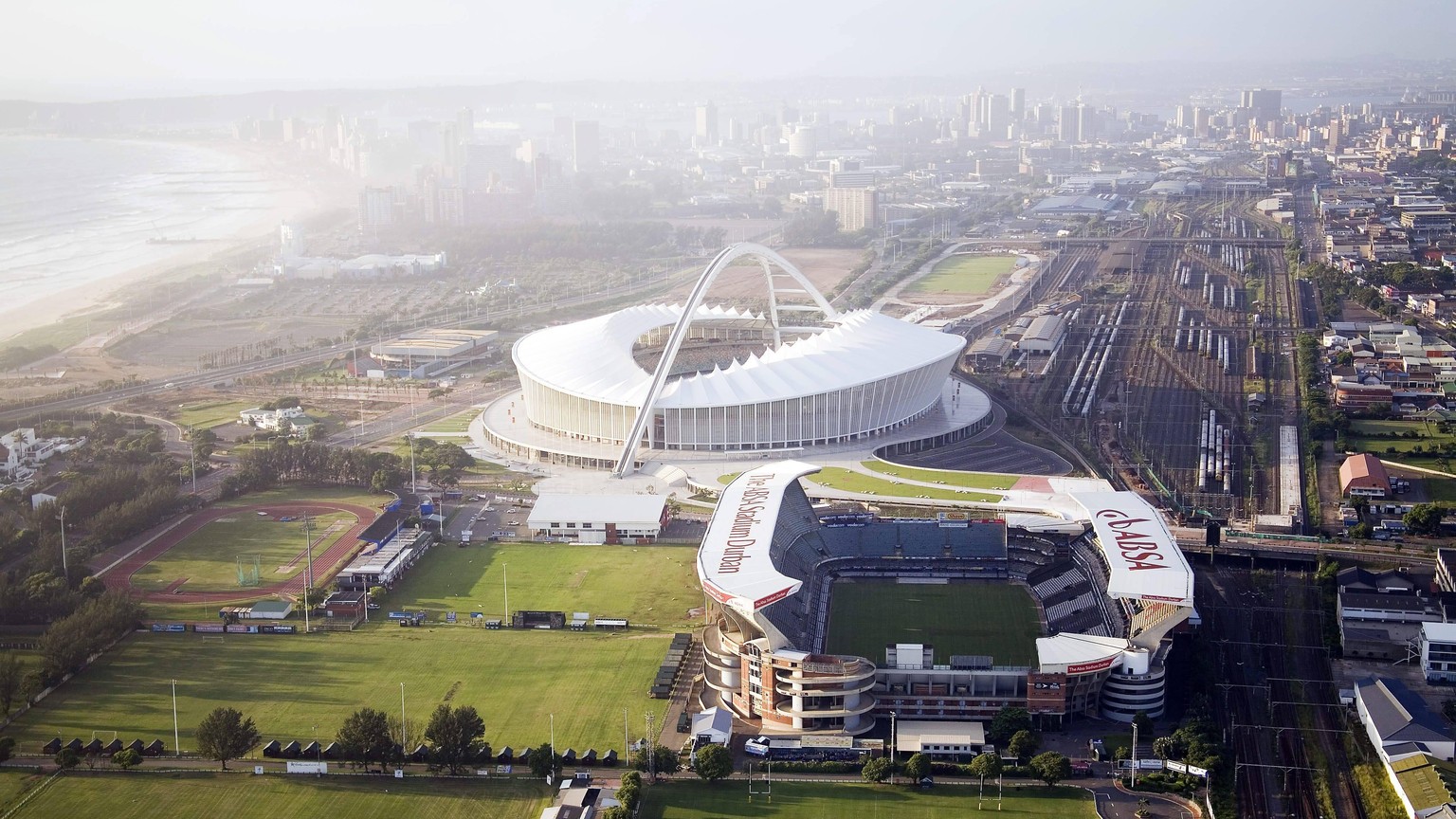 Bildnummer: 05436633 Datum: 31.01.2010 Copyright: imago/PR
Luftaufnahme Moses Mabhida Stadium in Durban, Austragungsort der WM 2010 in Südafrika; Vdig, quer, Stadion, Fußballstadion, außen, Außenansic ...