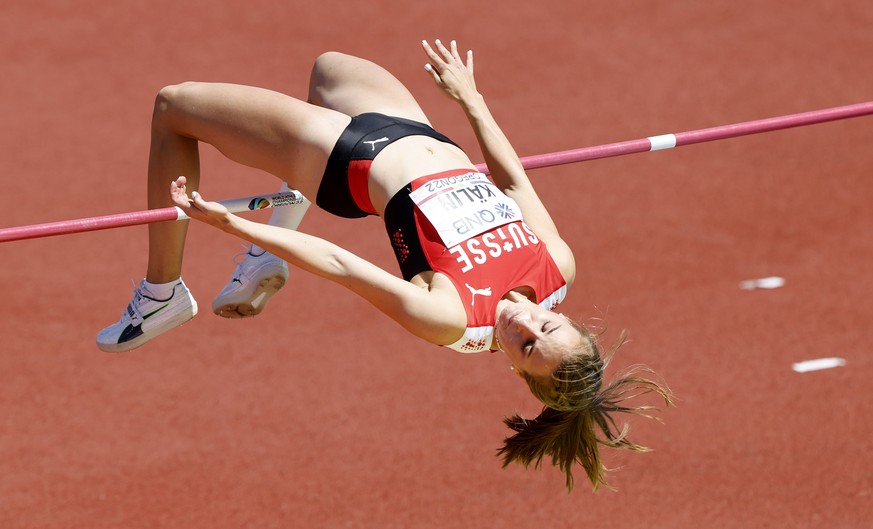 epa10076683 Annik Kaelin of Switzerland performs in the High Jump of the Heptathlon event at the World Athletics Championships Oregon22 at Hayward Field in Eugene, Oregon, USA, 17 July 2022. EPA/CJ Gu ...