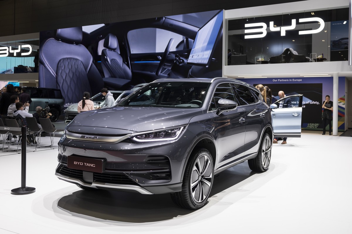epa11182893 The New BYD Tang is presented during media day of the 91st Geneva International Motor Show (GIMS) in Geneva, Switzerland, 26 February 2024. The motor show will open to the public from 27 F ...