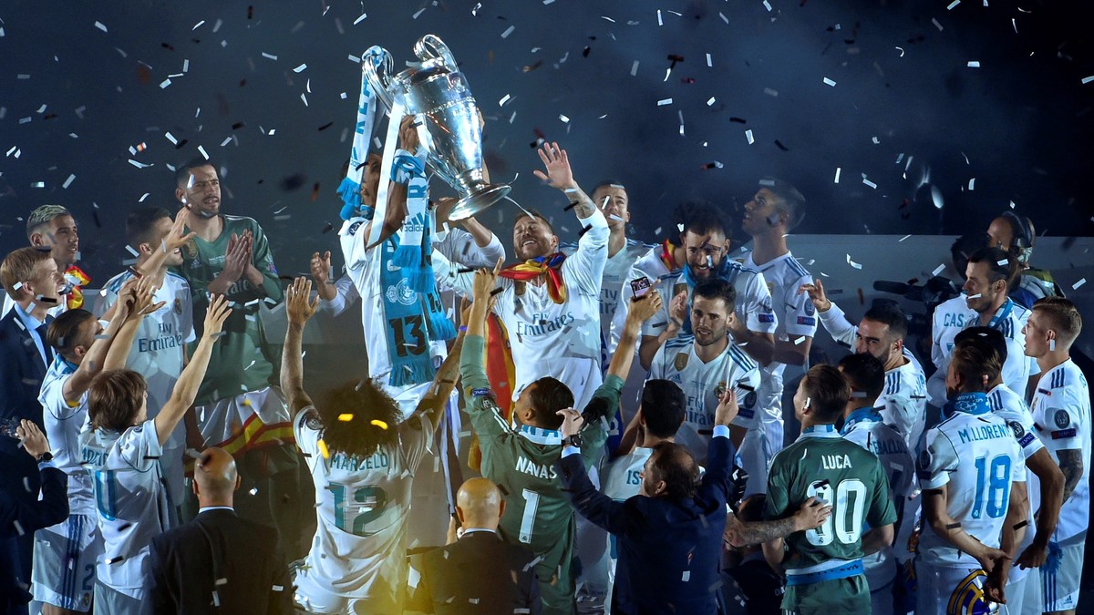 epa06767836 Real Madrid's players celebrate at Santiago Benabeu stadium at UEFA Champions League title in Madrid, Spain, 27 May 2018. Real Madrid defeated 3-1 Liverpool in the UEFA Champions Leag ...