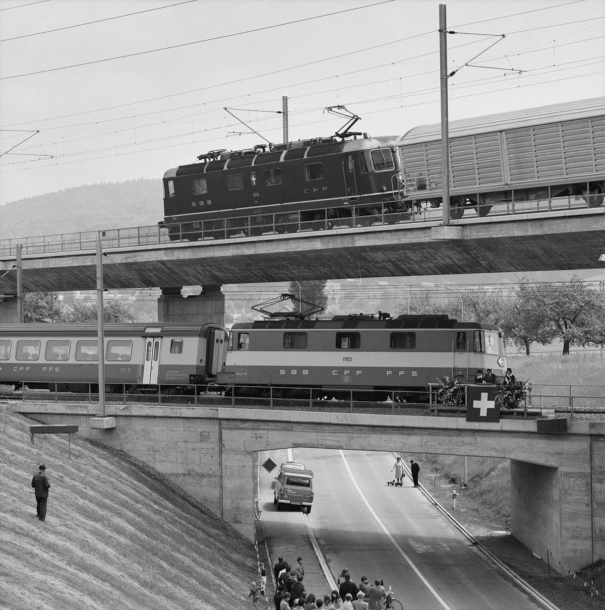 Sans croisement sur trois étages: le pont d'Erlimoos à l'est de Lenzbourg.
https://www.sbbarchiv.ch/detail.aspx?ID=477620