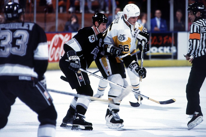 Gretzky und Lemieux sind 1990 die einzigen Dollar-Millionäre der NHL.