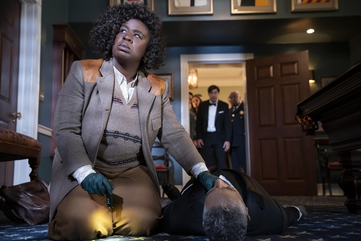 Giancarlo Esposito, Ken Marino, Isiah Whitlock Jr., Susan Kelechi Watson, and Uzo Aduba in The Residence (2025)