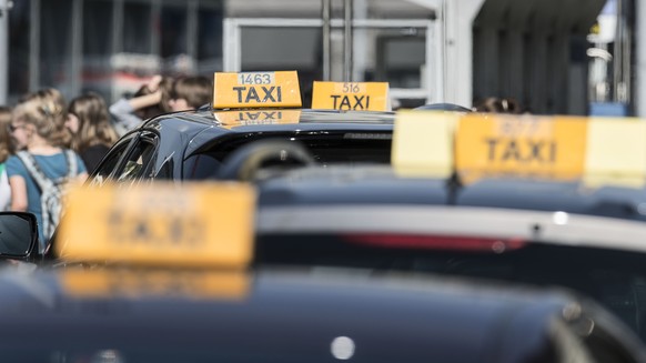 ON THURSDAY 25 FEBRUARY 2016 WE WILL MAKE AVAILABLE TO YOU THE FOLLOWING ARCHIVE IMAGE OF THE PROPOSAL FOR A NEW TAXI LAW ADOPTED BY THE GOVERNMENT COUNCIL OF ZURICH.  - Cab'...