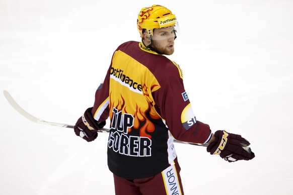 Geneve-Servette&#039;s center Tanner Richard in action, during a National League regular season game of the Swiss Championship between Geneve-Servette HC and SCL Tigers, at the ice stadium Les Vernets ...