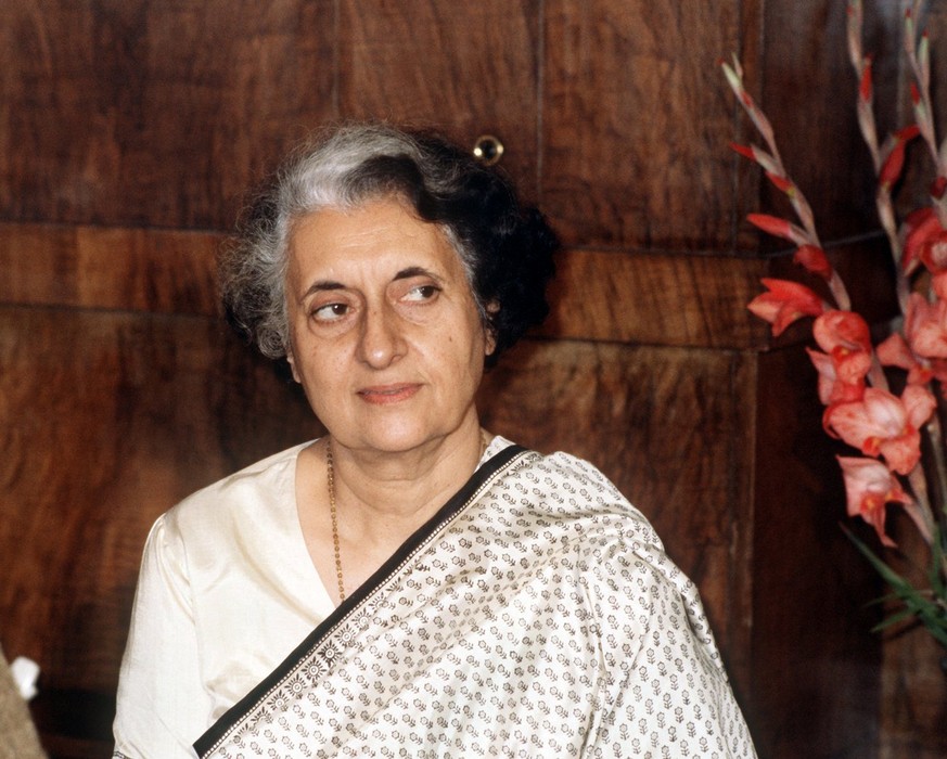 Indira Gandhi 1981. Auch nach der Militäraktion gegen die separatistischen Sikhs in Amritsar lehnte sie es ab, ihre Sikh-Leibwächter zu entlassen. &nbsp;