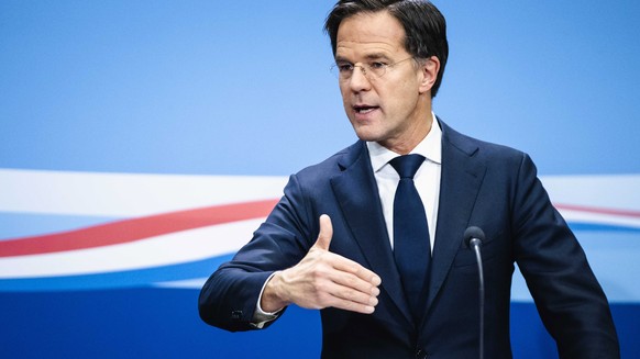 epa08926911 Dutch Prime Minister Mark Rutte during his weekly press conference after the Council of Ministers, in The Hague, the Netherlands, 8 January 2021. EPA/SEM VAN DER WAL