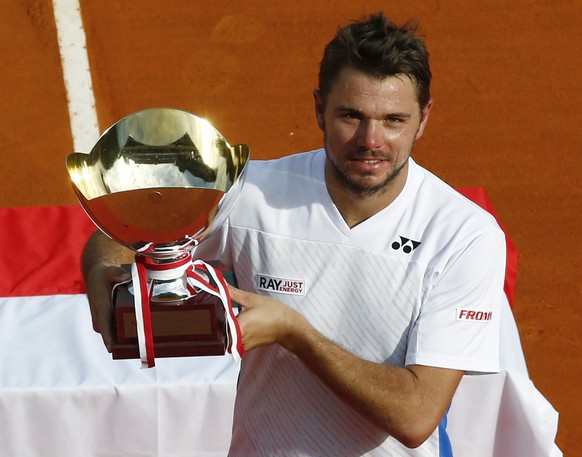 Im letzten Jahr gab's für Wawrinka nach einem Finalsieg über Federer die Siegestrophäe.