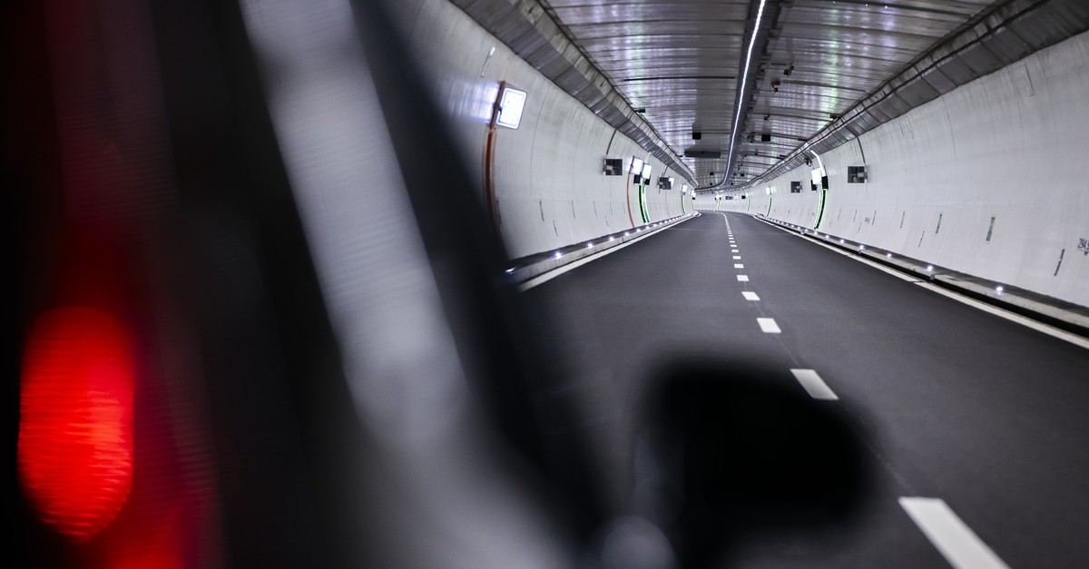 Zweite-R-hre-des-Gubristtunnels-soll-per-Anfang-Dezember-wieder-ffnen