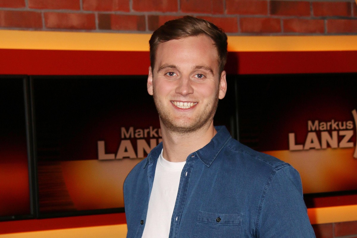 Leon Windscheid zu Gast in der M.Lanz (ZDF) Talk Show am 11.04.2017 in Hamburg M.Lanz (ZDF) Talkshow am 11.04.2017 in Hamburg PUBLICATIONxINxGERxSUIxAUTxONLY

Leon Windscheid to Guest in the M Lanz  ...