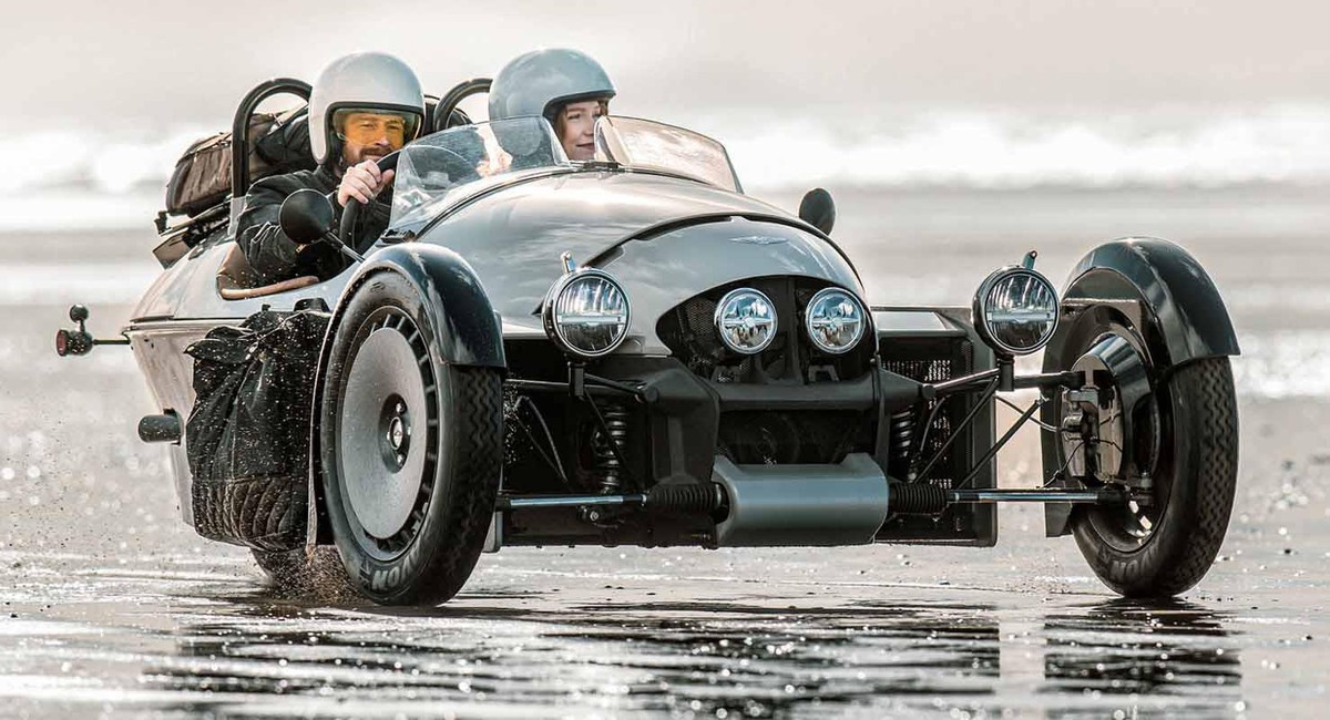 Morgan Super 3 auto retro design https://www.morgan-motor.com/super-3/