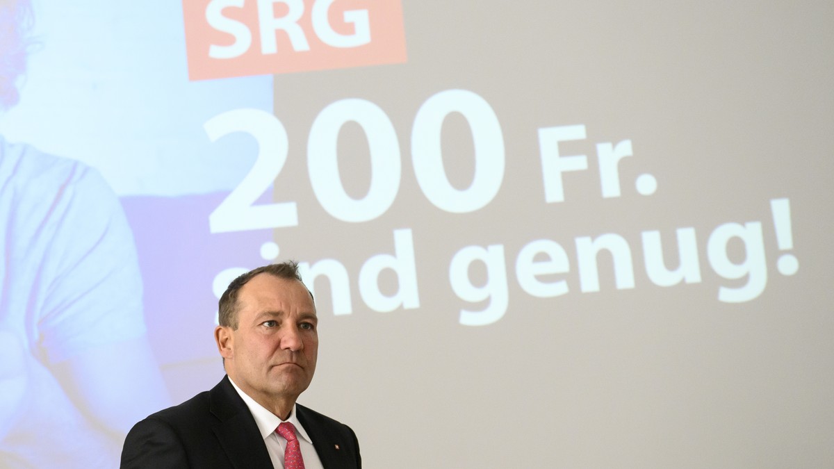 Thomas Matter, Nationalrat SVP/ZH, fotografiert kurz vor einer Medienkonferenz des ueberparteilichen Initiativkomitees zur SRG-Initiative "200 Franken sind genug!", am Dienstag, 1. Maerz 202 ...