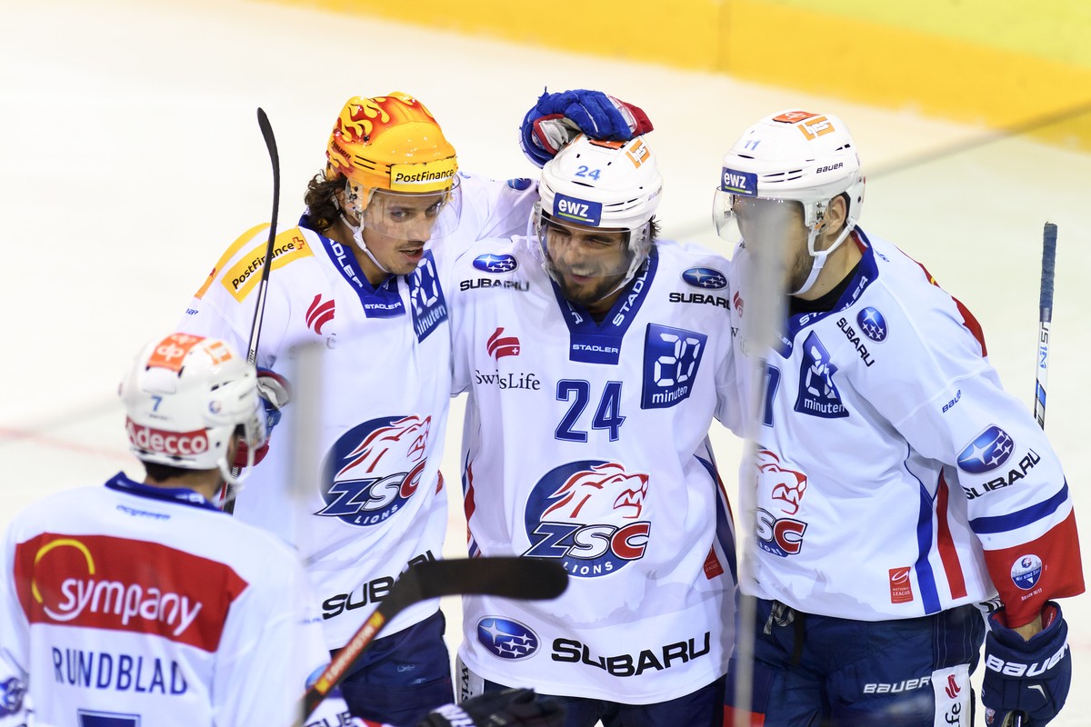 Les joueurs zurichois, laissent eclater leur joie, lors du match du championnat suisse de hockey sur glace de National League LNA, entre le Geneve Servette HC et le ZSC Lions, ce samedi 15 octobre 201 ...