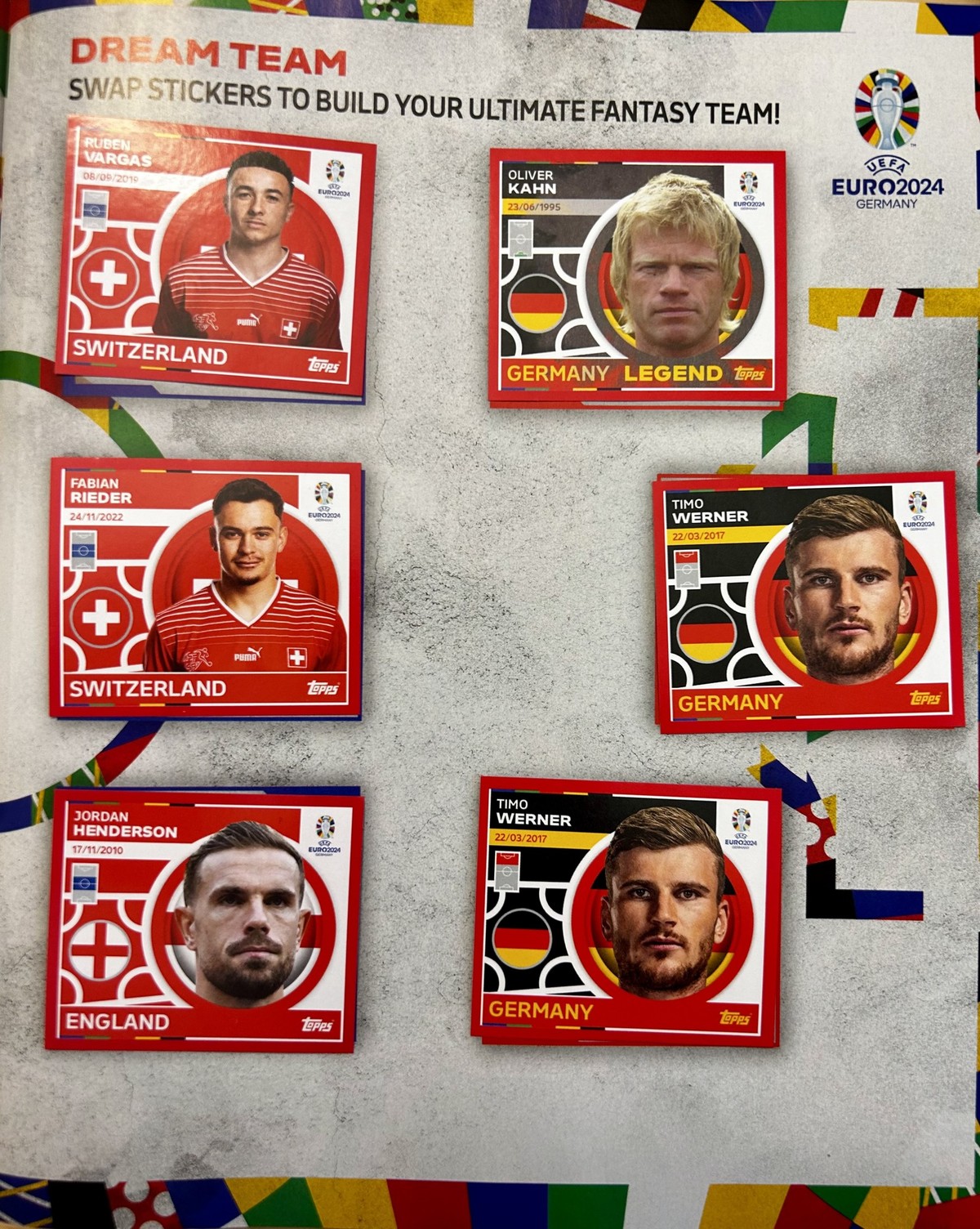 Diese Dinge nerven uns am neuen Topps-Sammelalbum zur UEFA Europameisterschaft 2024 in Deutschland. Einige Beispiele.